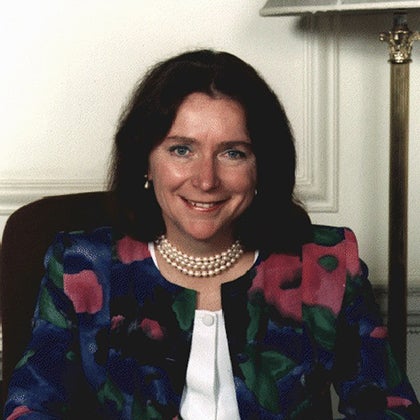  Angela Knight CBE