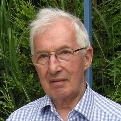 Dr Geoffrey Rivett 