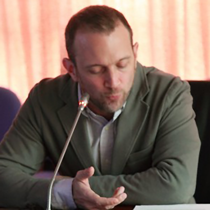 Associate Professor  Luke Robinson 