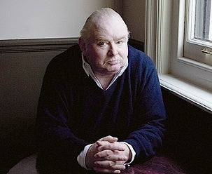  Peter Ackroyd 