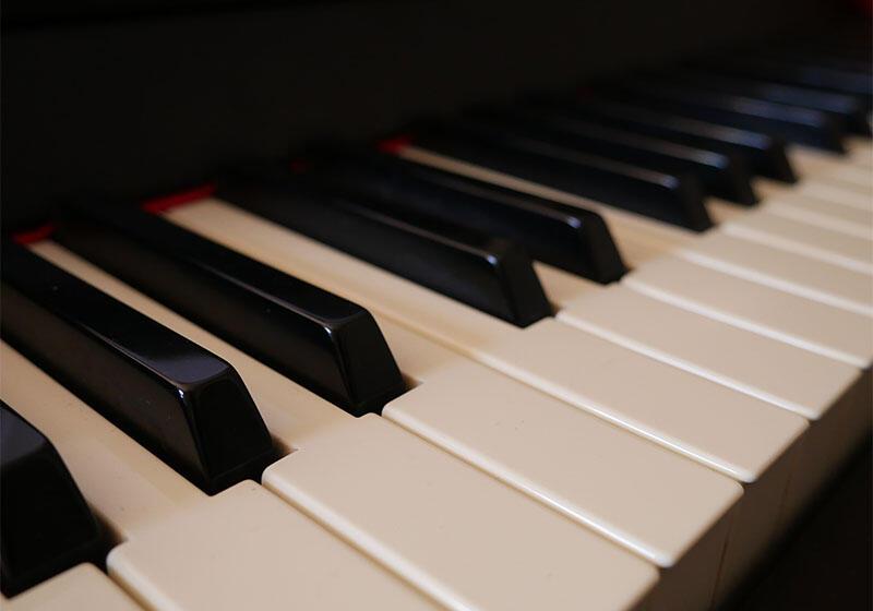 a piano keyboard