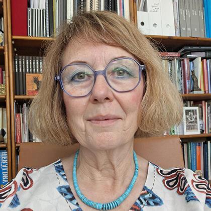 Dr Sophie Oosterwijk FSA