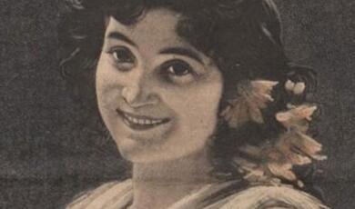 A vintage photograph of French mezzo-soprano and actress Lucy Perelli