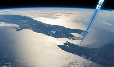 26Apr16ChristopherImpey_short08_SpaceElevator_1920x660.jpg