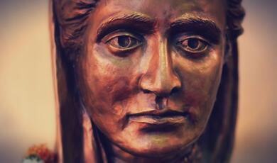 Close up of face of statue of Cornelia Sorabji