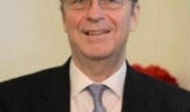 sir-derek-plumbly-kcmg