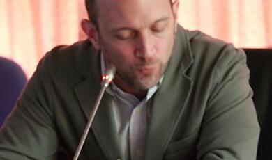 Associate Professor Luke Robinson