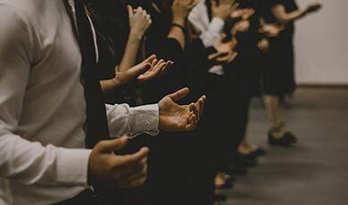 People praying