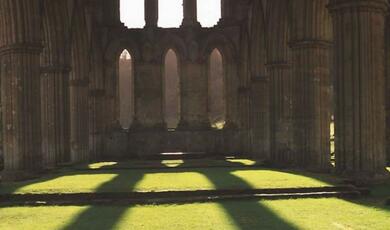 picture of abbey ruins